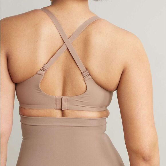 SKIMS Fits Everybody T-Shirt Bra color faded nectar size 38D‎ NWT in packaging - Picture 3 of 6